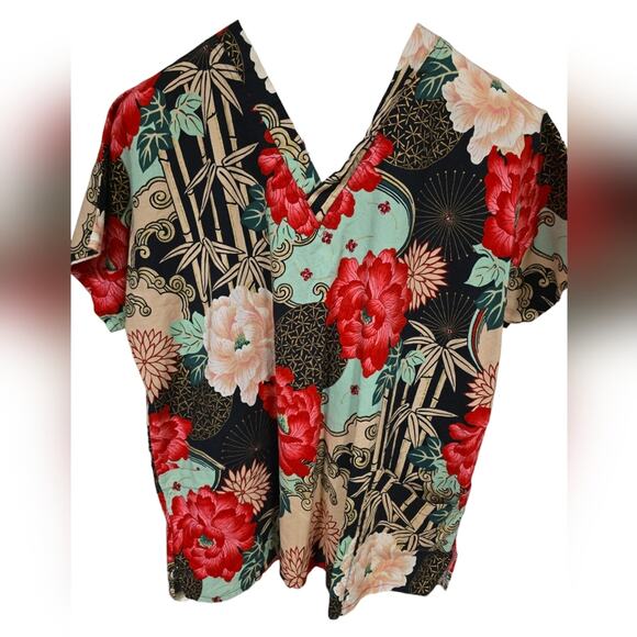 $10 Sale Asian Inspired Scrub Top - Picture 1 of 3
